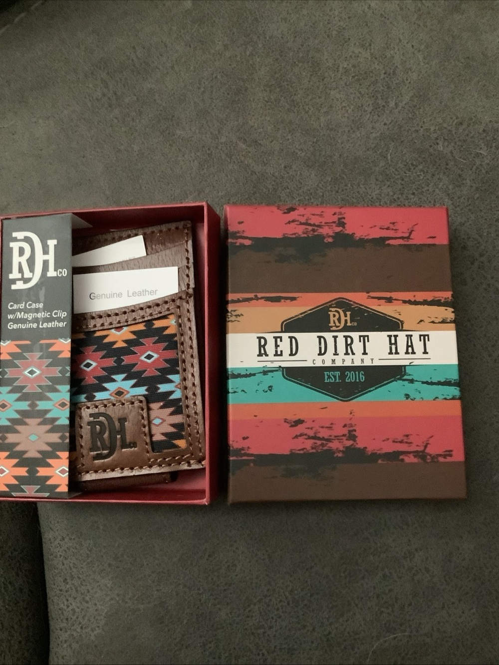 Red dirt hat co Leather Card Case with Magnetic Clip - Brown/Pattern